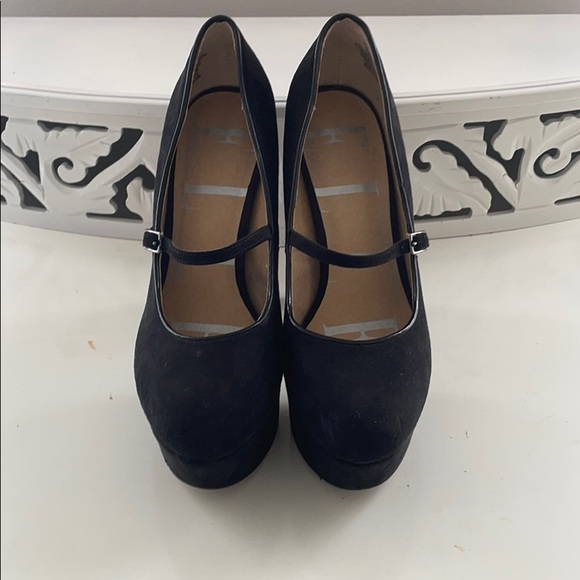 Black suede pumps - Picture 3 of 4